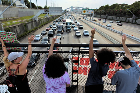 Sick of Ice: Banner Drops